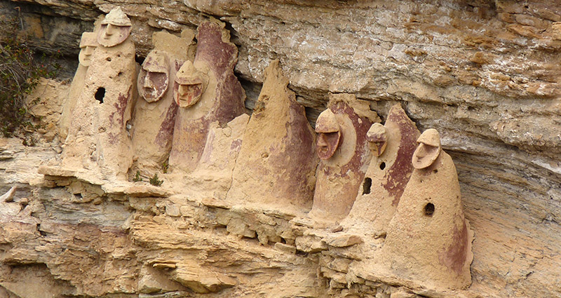 Pueblo de los muertos Sarcófagos de lengache Tours Chachapoyas Lamud Peru